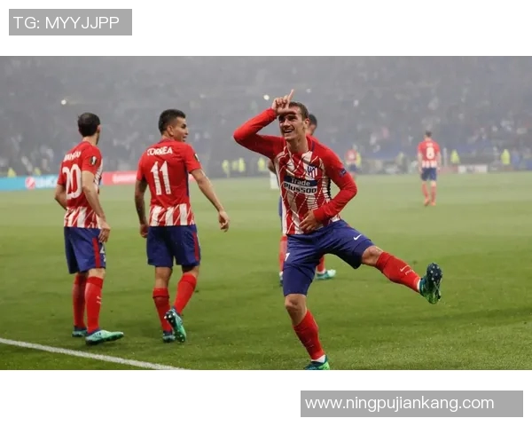 欧联赛场矛盾激化球队主帅与教练当众爆发激烈冲突升级